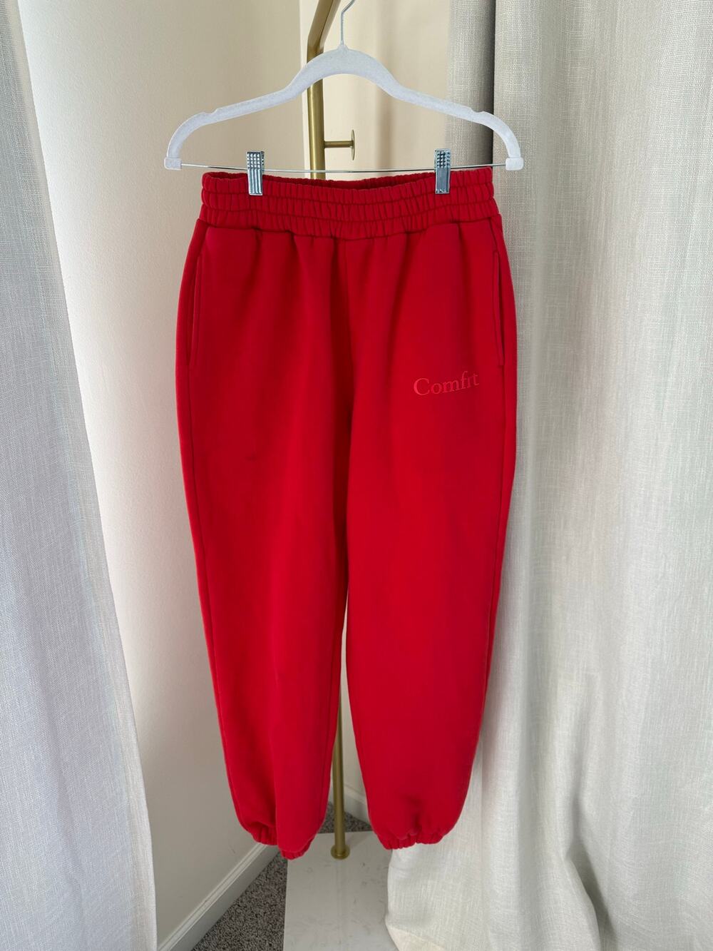 Comfrt Good Days Ahead Sweatpants Unisex Large Red streetwear Slash Pocket